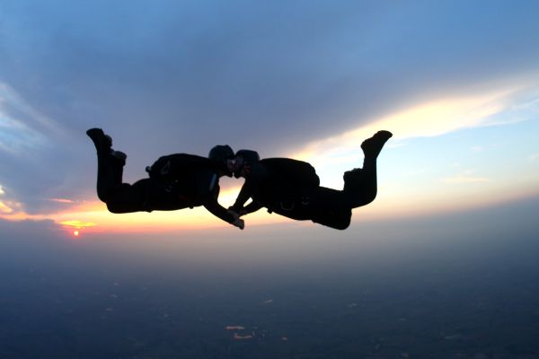 Skydiving adventure - Weddo Agency