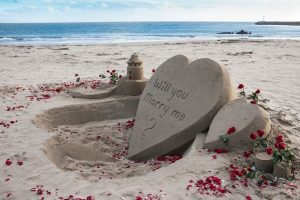 Beach wedding proposal - Ideas for your inspiration 2 - weddo.agency