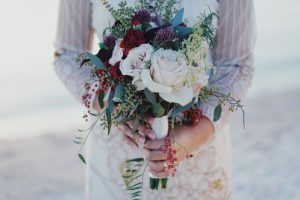 Star Wars wedding ideas - Bride and groom’s outfits (5) - Weddo Agency