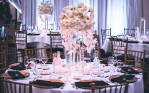 Elegant black and white wedding decor (1) - Weddo Agency