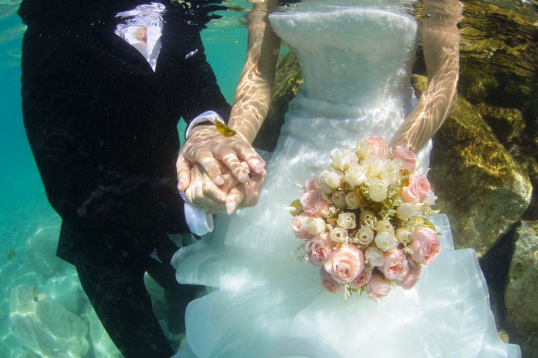 Weddo Agency - 2. Beautiful Weddings Underwater Wedding