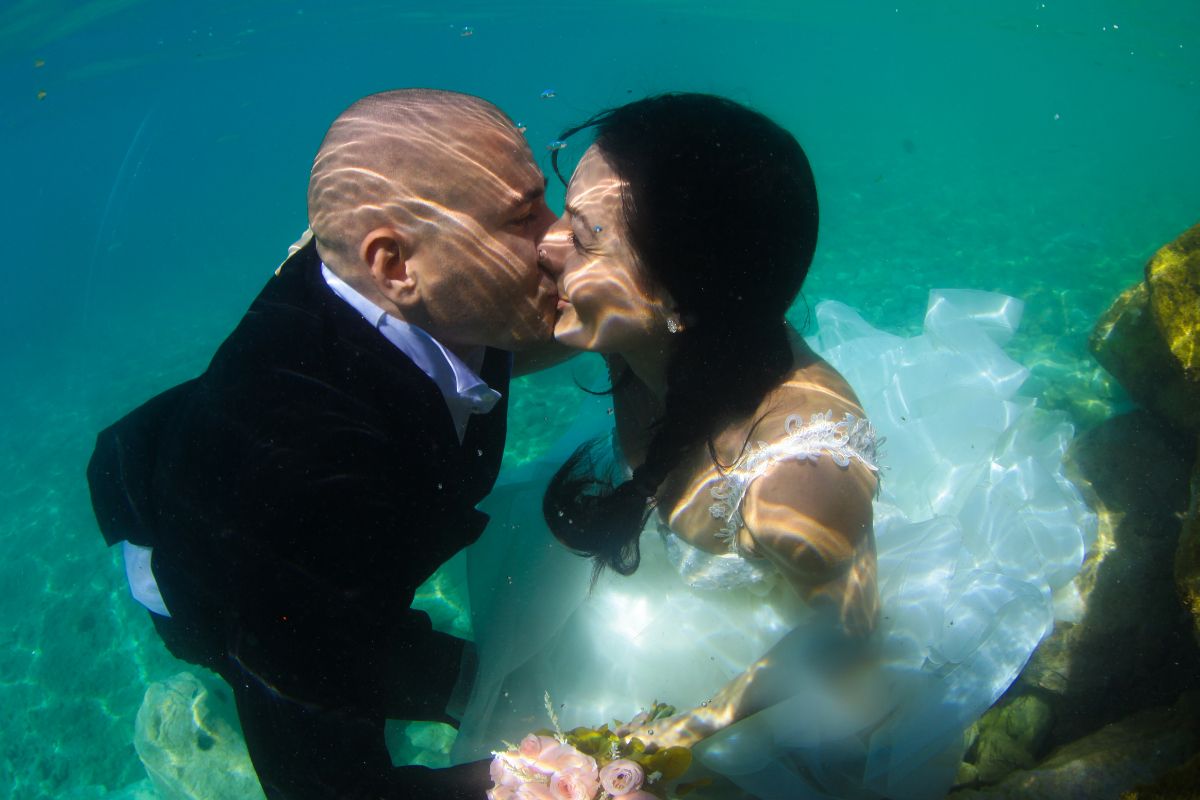 Weddo Agency - 2. Beautiful Weddings Underwater Wedding 3
