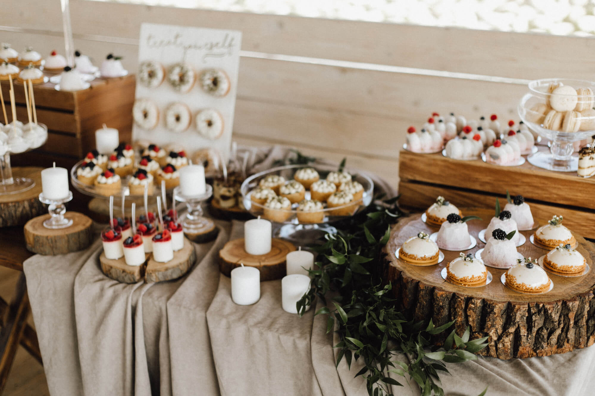 Out-of-the-box-ideas-for-weddings-The-ideal-menu-for-an-unconventional-event-food