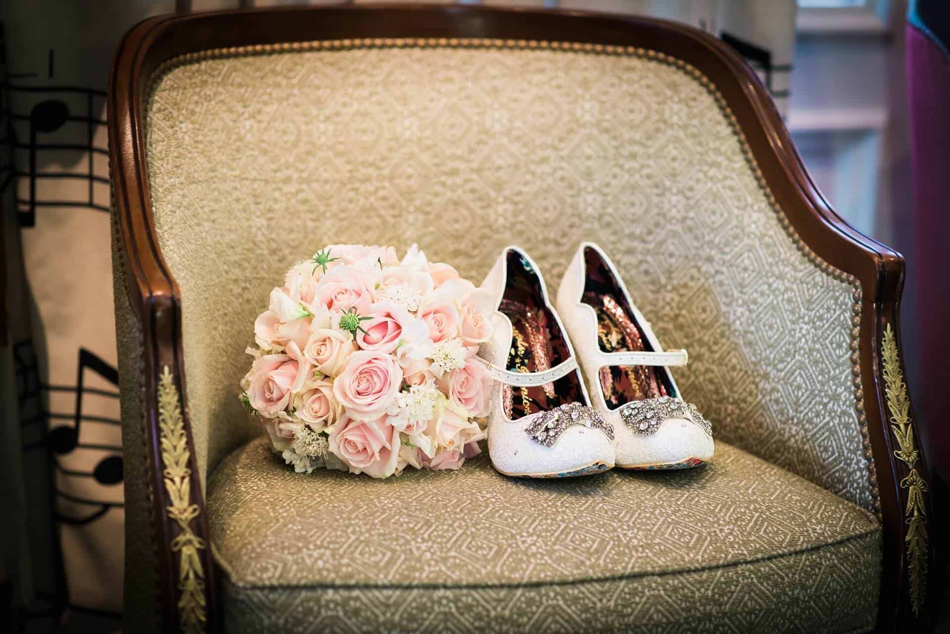 Vintage-wedding-theme-Essential-details-for-the-bride