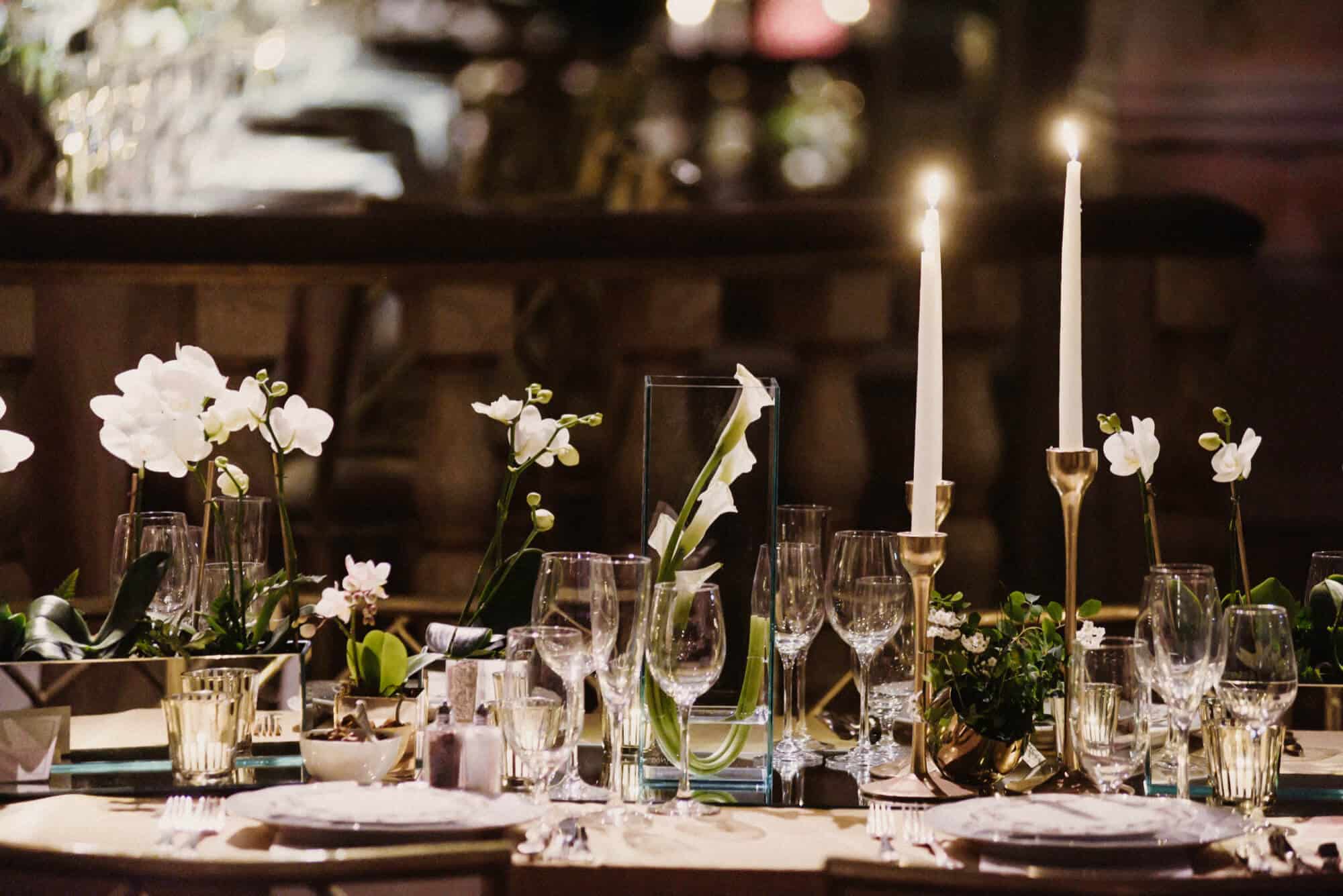 Rustic-wedding-decor-for-tables