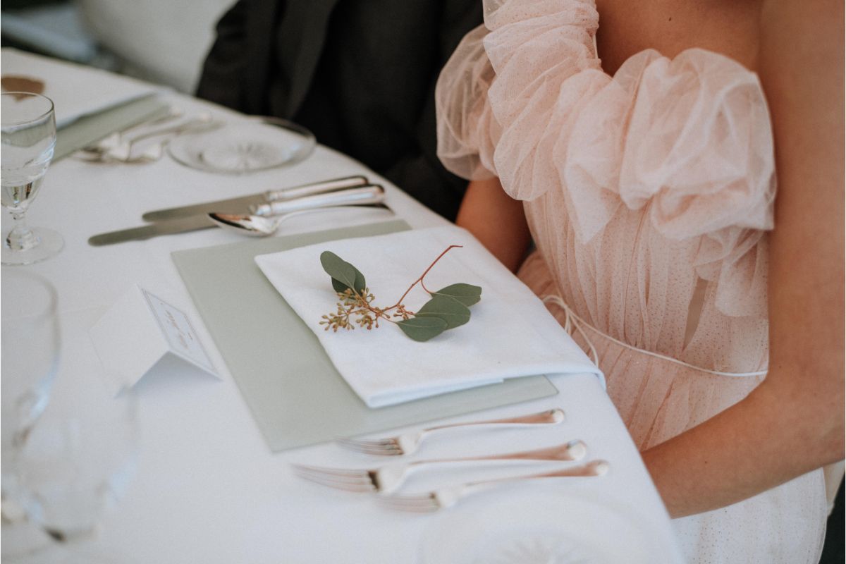 Bridgerton-wedding-female-wedding-table-napkin