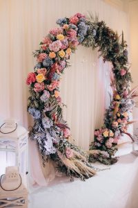 Pink-wedding-decorations-–-ideas-for-a-wonderful-wedding-party_floral-entrance-arch.