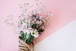 Pink-wedding-venues-–-the-perfect-brides-bouquet-ideas_bride-bouquet-with-pink-and-white-flowers
