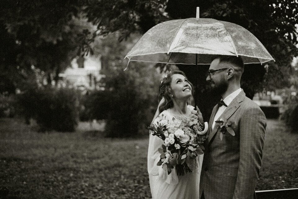 How to Style a Grey Wedding Theme with Warmth and Elegance